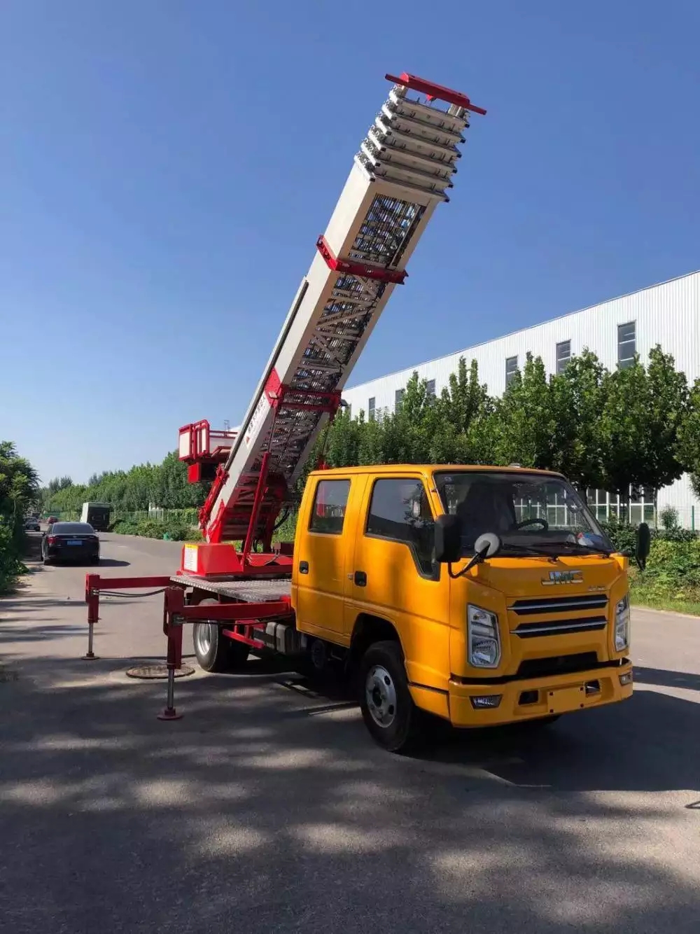 襄阳附近的云梯车出租服务：轻松解决高空作业需求