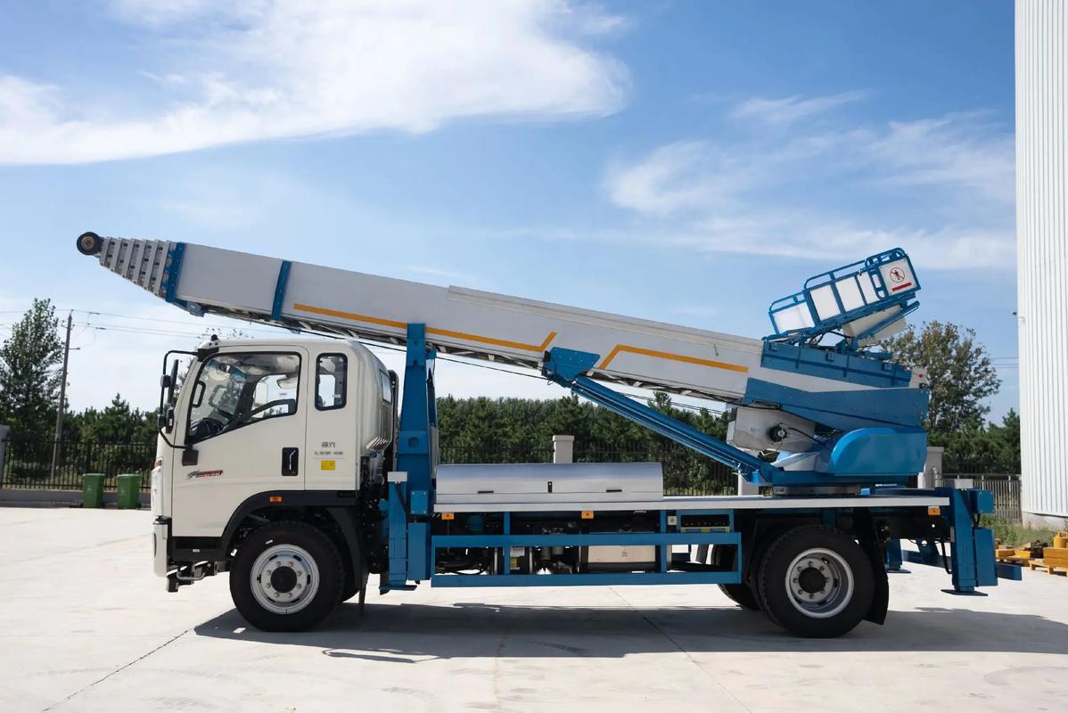 襄阳云梯上料车租赁费用