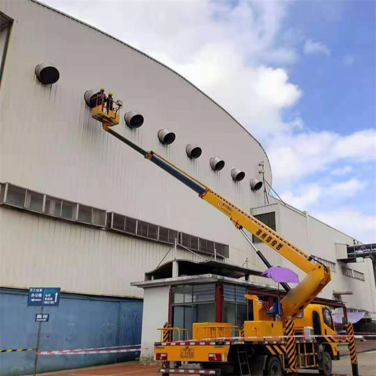 襄阳高空作业车出租服务：专业广告牌安装解决方案