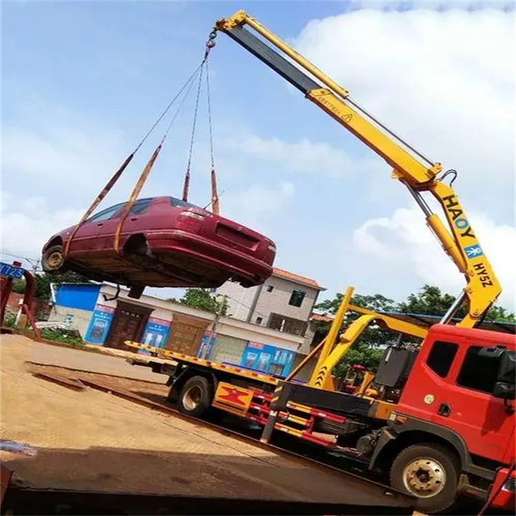 襄阳吊车吊汽车的正确方法